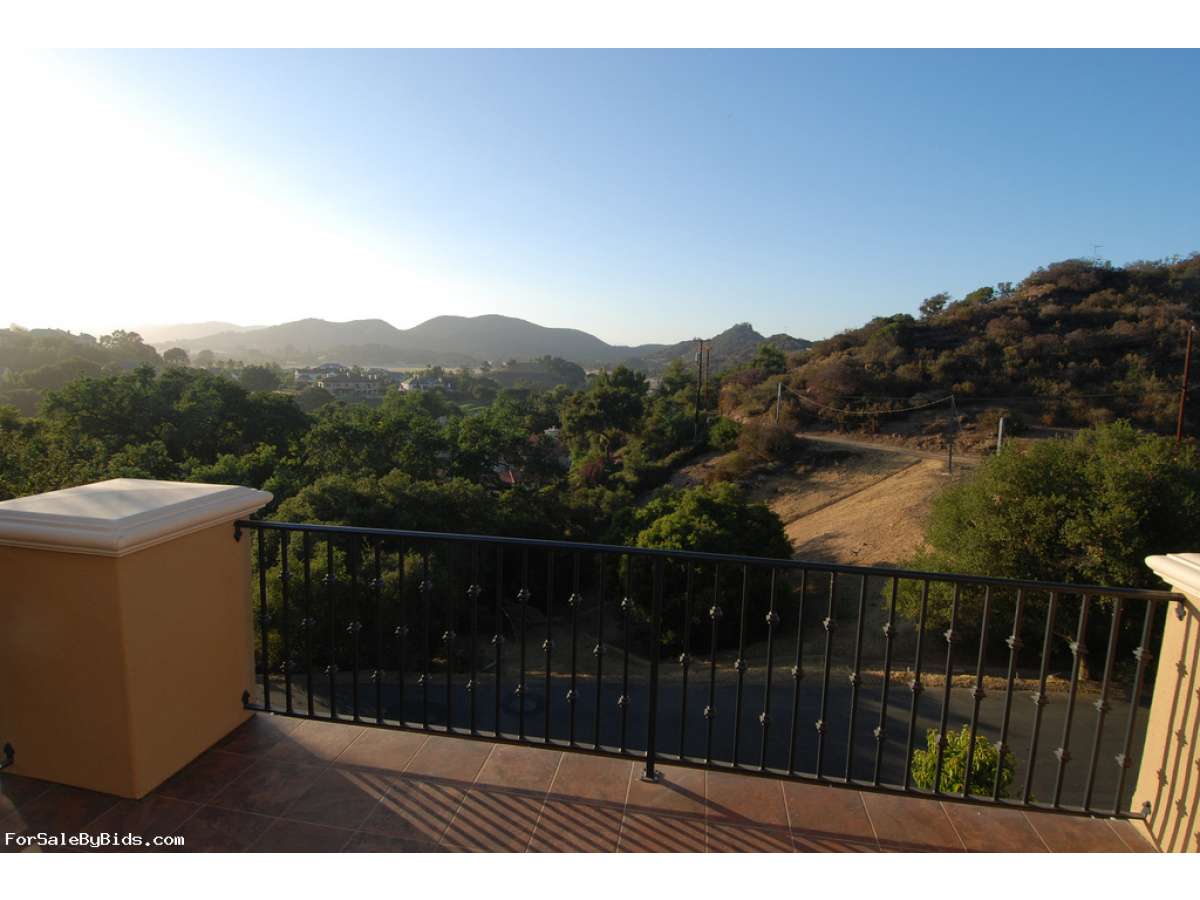 Nice Family Home in Meadow Creek!